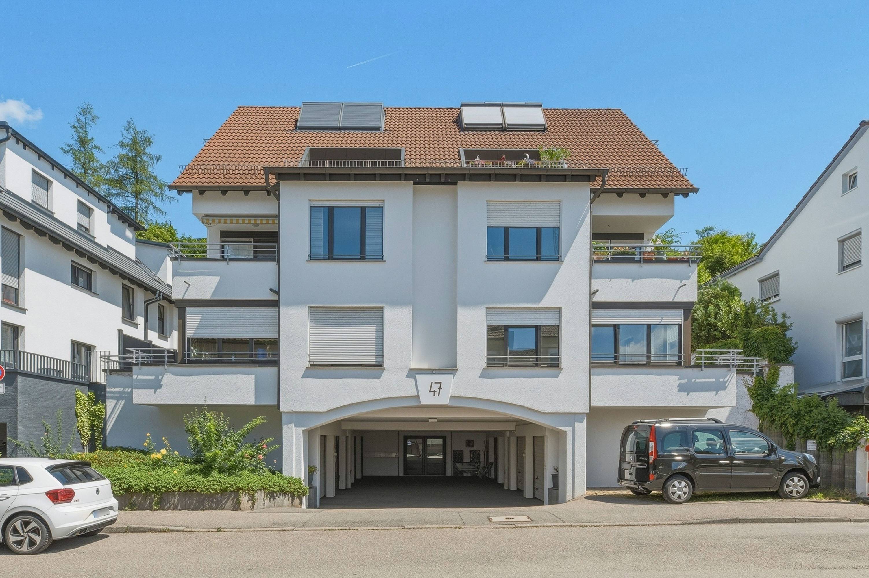 Bezugsfreie sonnige 2,5-Zimmer-Wohnung mit Südbalkon & Stellplatz